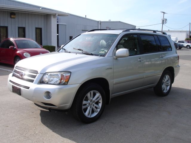 Toyota Highlander 2500 EXT LWB SUV