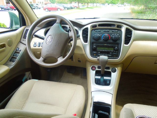 Toyota Highlander QUAD CAB W SUV