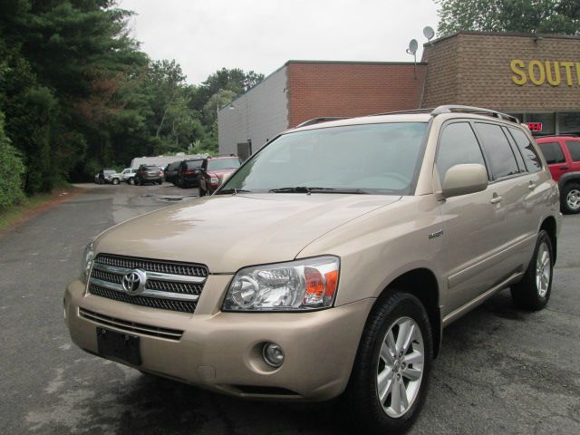 Toyota Highlander Ram 3500 Diesel 2-WD SUV