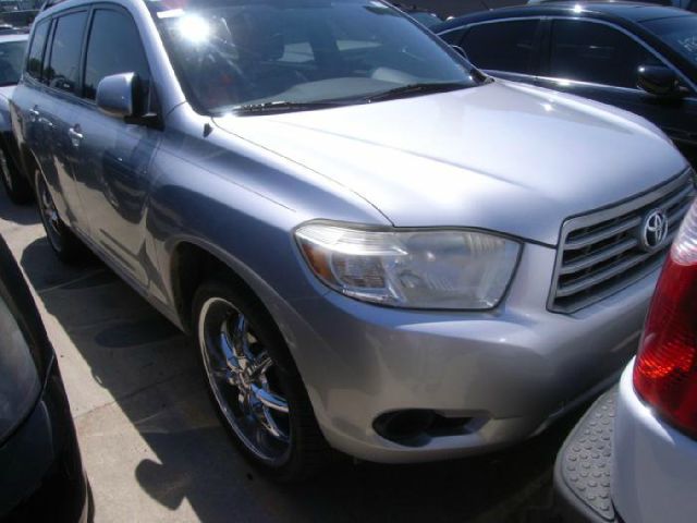 Toyota Highlander Elk Conversion Van SUV