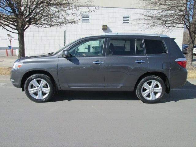 Toyota Highlander 540ia 4dr Sdn 5-spd Auto Unspecified