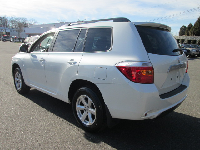 Toyota Highlander 2010 photo 2