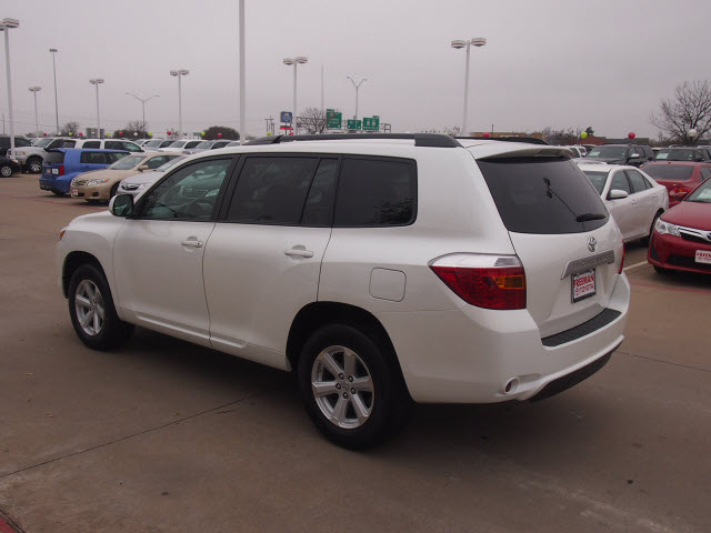 Toyota Highlander 2010 photo 4