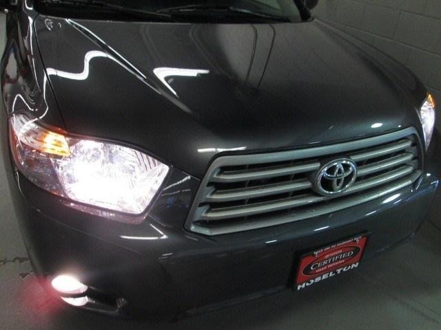 Toyota Highlander 2010 photo 1