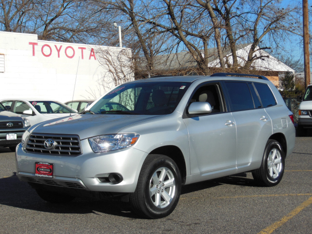 Toyota Highlander Base Unspecified