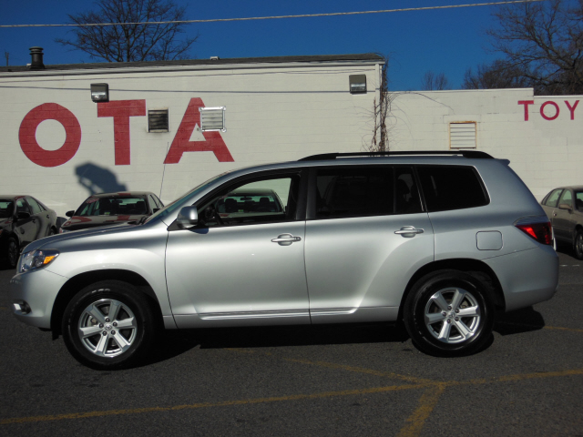 Toyota Highlander 2010 photo 1