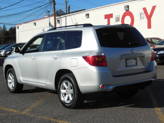 Toyota Highlander 2010 photo 2