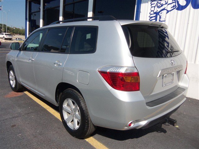 Toyota Highlander 2010 photo 4