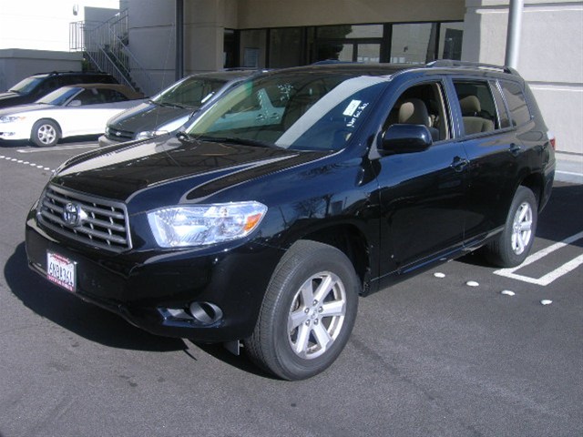 Toyota Highlander Base Unspecified