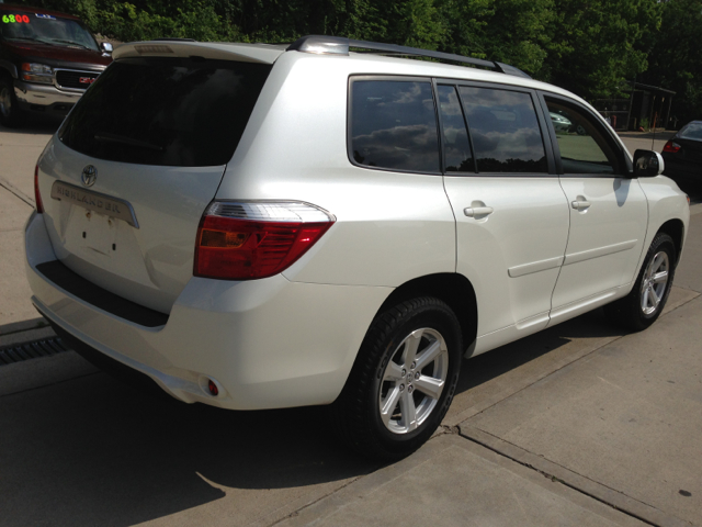 Toyota Highlander 2010 photo 2