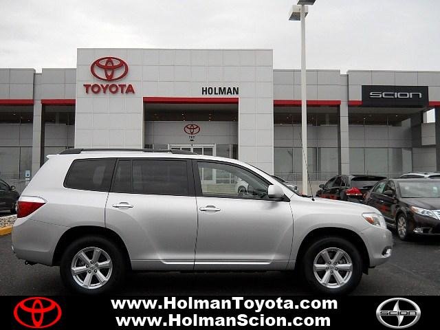 Toyota Highlander Base Unspecified