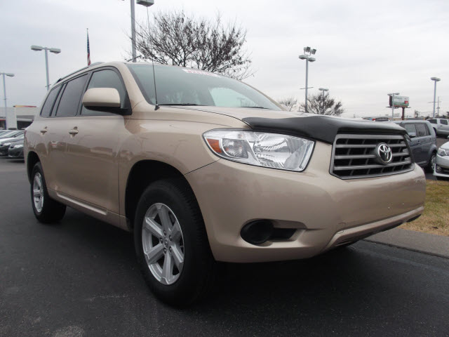 Toyota Highlander Base Unspecified