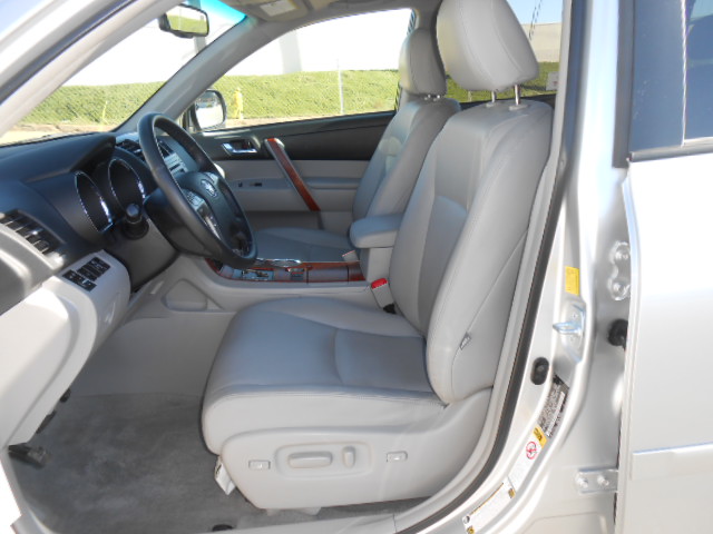 Toyota Highlander 2010 photo 2