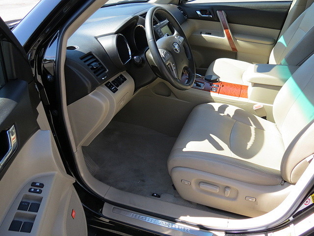 Toyota Highlander 2010 photo 2