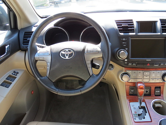 Toyota Highlander 2010 photo 3