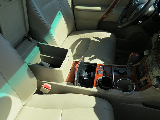 Toyota Highlander 2010 photo 4