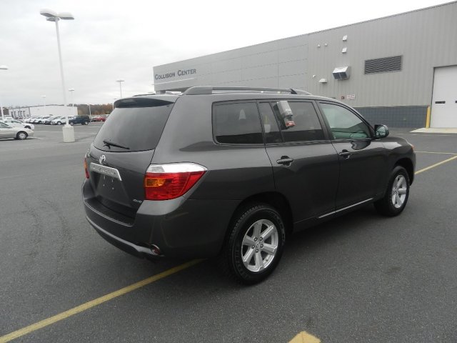 Toyota Highlander 2010 photo 2