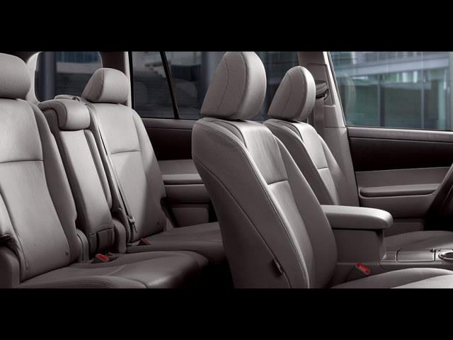 Toyota Highlander 2010 photo 2