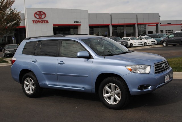 Toyota Highlander 2010 photo 2