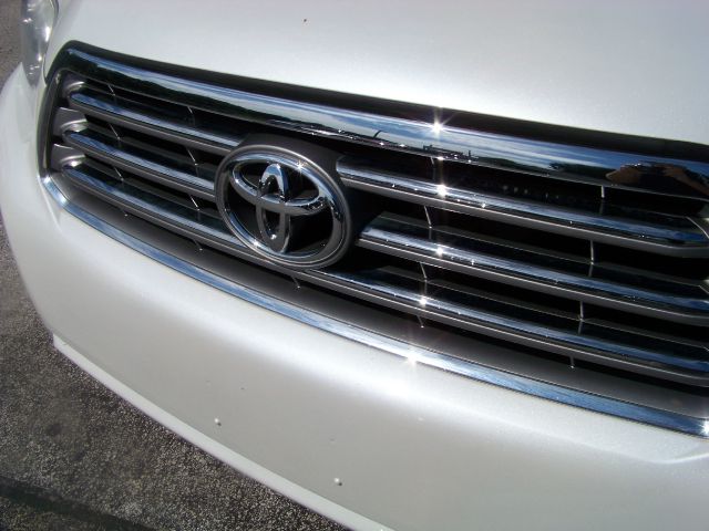 Toyota Highlander 2010 photo 1