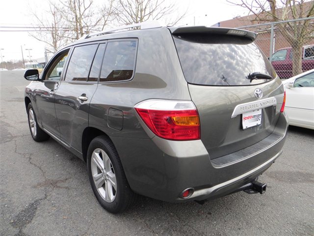 Toyota Highlander 2010 photo 2