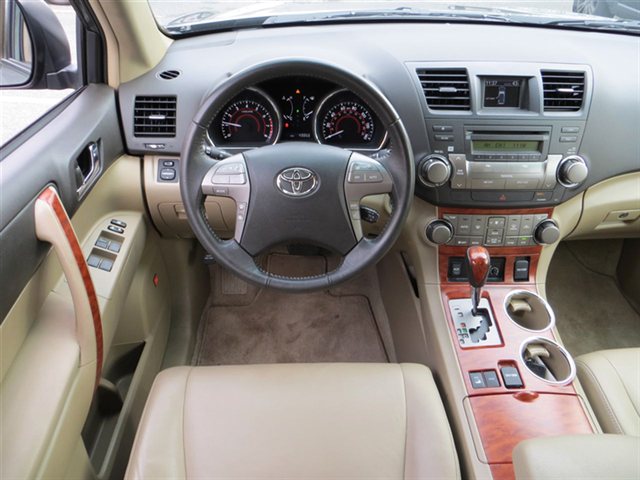 Toyota Highlander 2010 photo 5