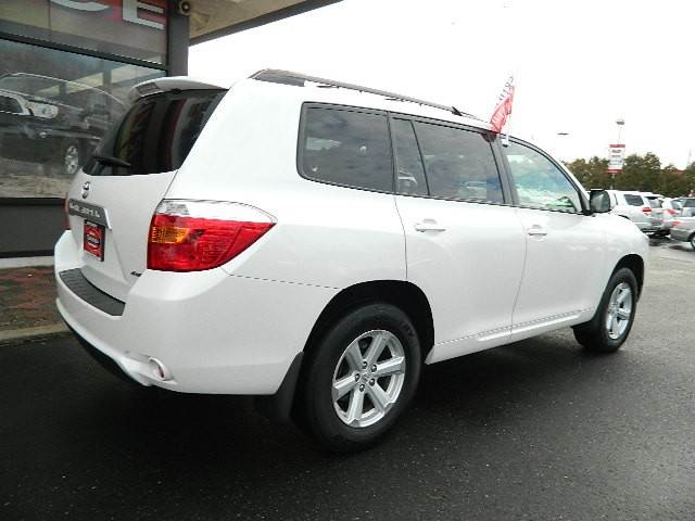 Toyota Highlander 2010 photo 1