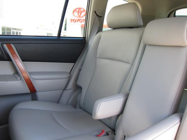 Toyota Highlander 2010 photo 4