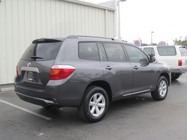 Toyota Highlander 2010 photo 2