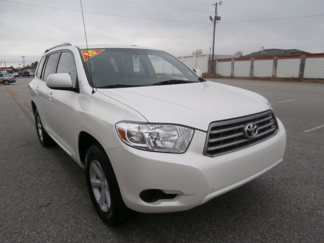 Toyota Highlander Base Unspecified