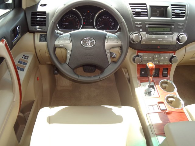 Toyota Highlander 2010 photo 4