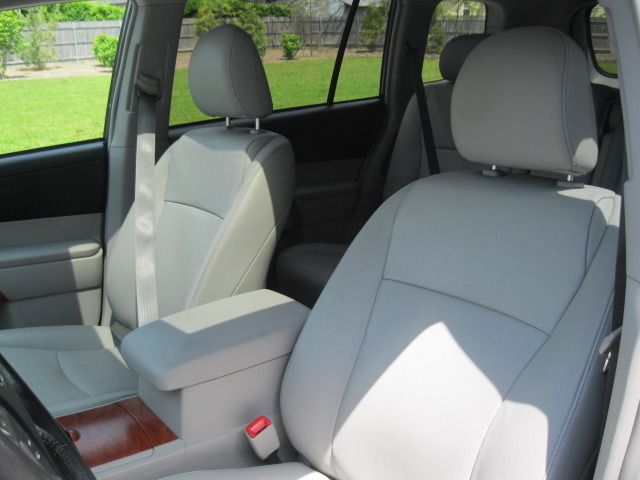 Toyota Highlander 2010 photo 14