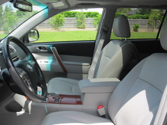 Toyota Highlander 2010 photo 15