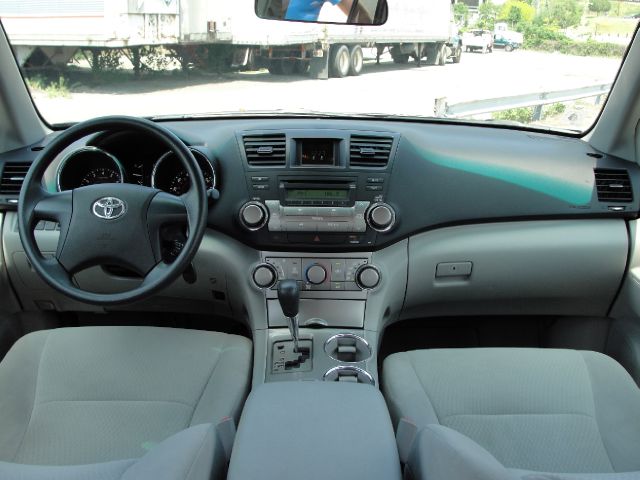 Toyota Highlander 2010 photo 13