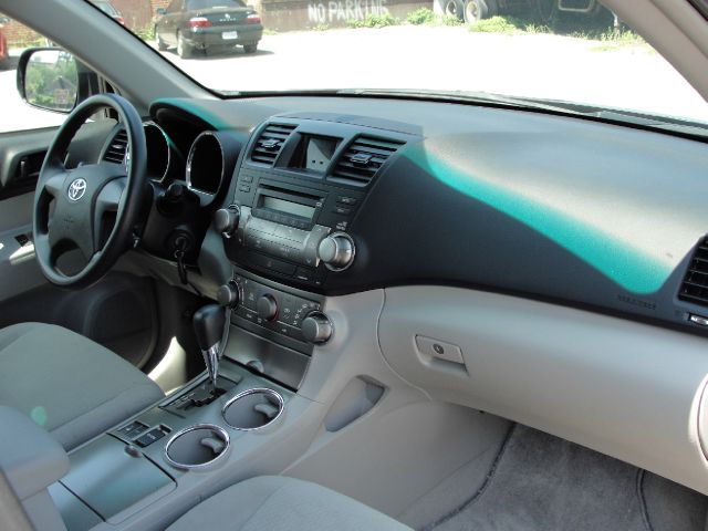 Toyota Highlander 2010 photo 15