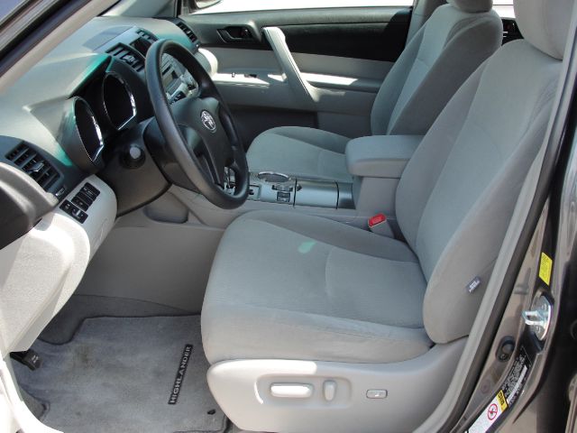 Toyota Highlander 2010 photo 30