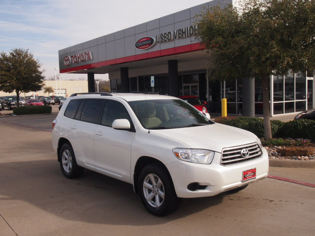 Toyota Highlander Base Unspecified