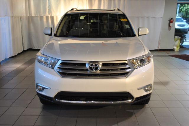 Toyota Highlander 2011 photo 13