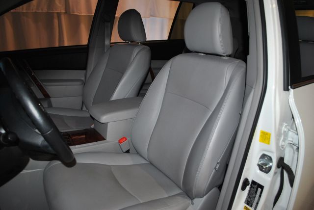 Toyota Highlander 2011 photo 2