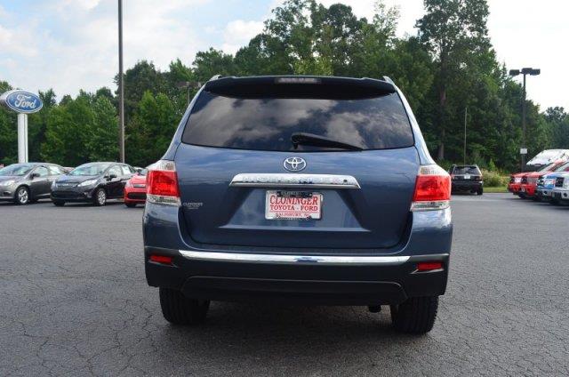 Toyota Highlander 2011 photo 1