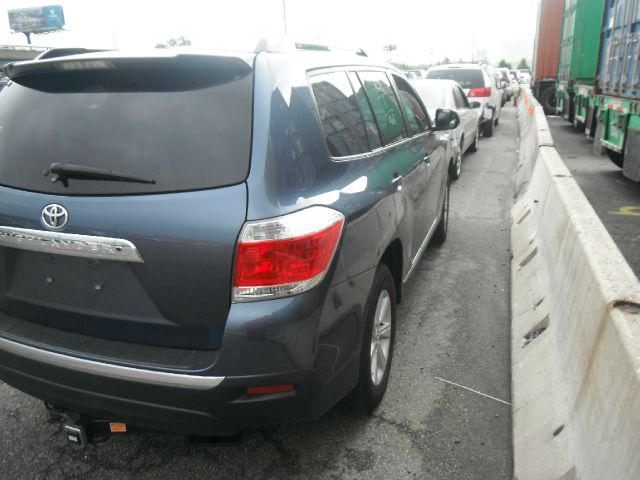 Toyota Highlander 2011 photo 2