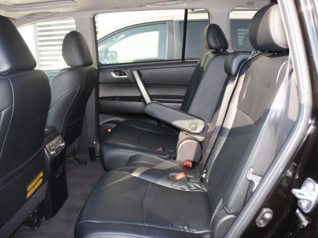 Toyota Highlander 2011 photo 12