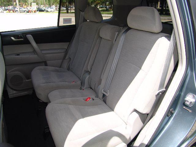 Toyota Highlander 2011 photo 10