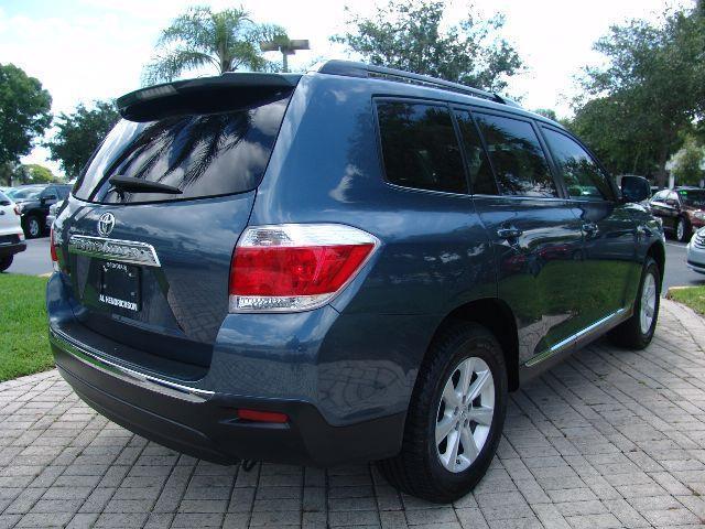 Toyota Highlander 2011 photo 12