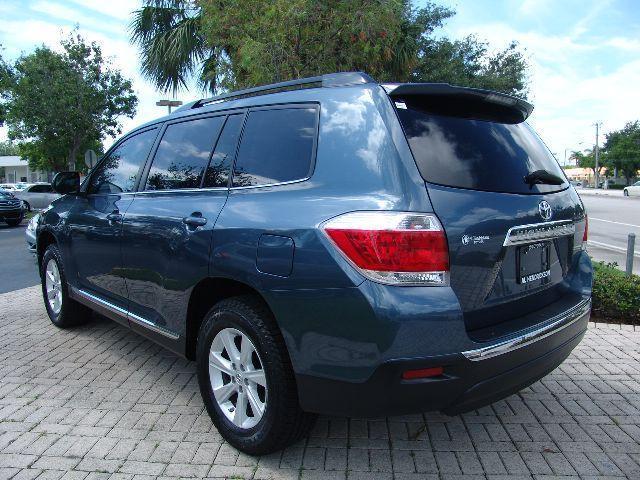 Toyota Highlander 2011 photo 2