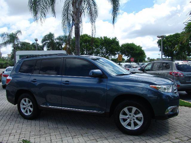 Toyota Highlander 2011 photo 22