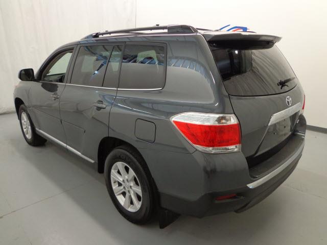 Toyota Highlander 2011 photo 1