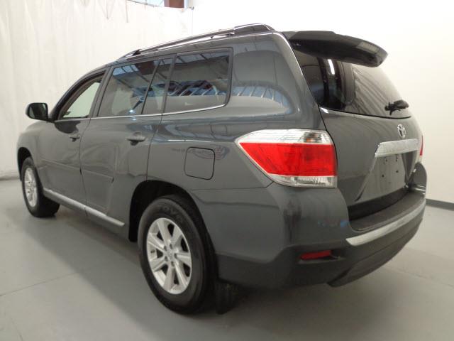 Toyota Highlander 2011 photo 4