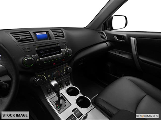 Toyota Highlander 2011 photo 2