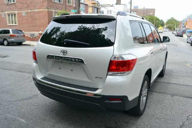 Toyota Highlander Super SUV